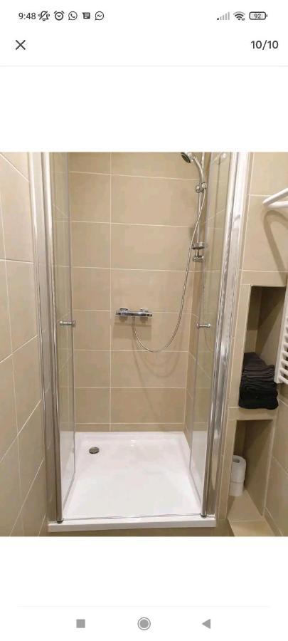 Schoenes Und Offenes Appartement Jüchen Екстериор снимка