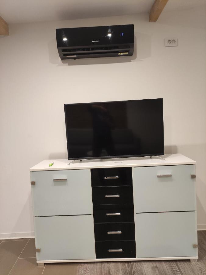 Schoenes Und Offenes Appartement Jüchen Екстериор снимка