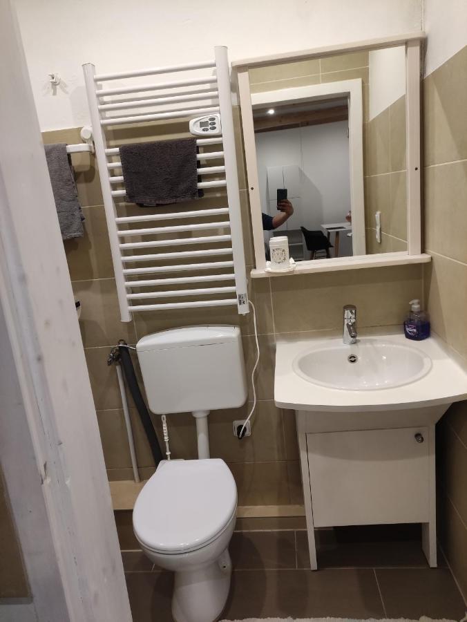 Schoenes Und Offenes Appartement Jüchen Екстериор снимка
